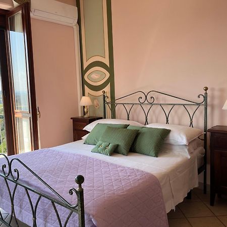 Belvedere Bike Hotel Montà Екстериор снимка