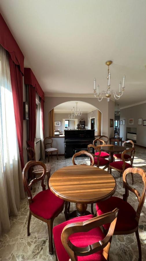 Belvedere Bike Hotel Montà Екстериор снимка