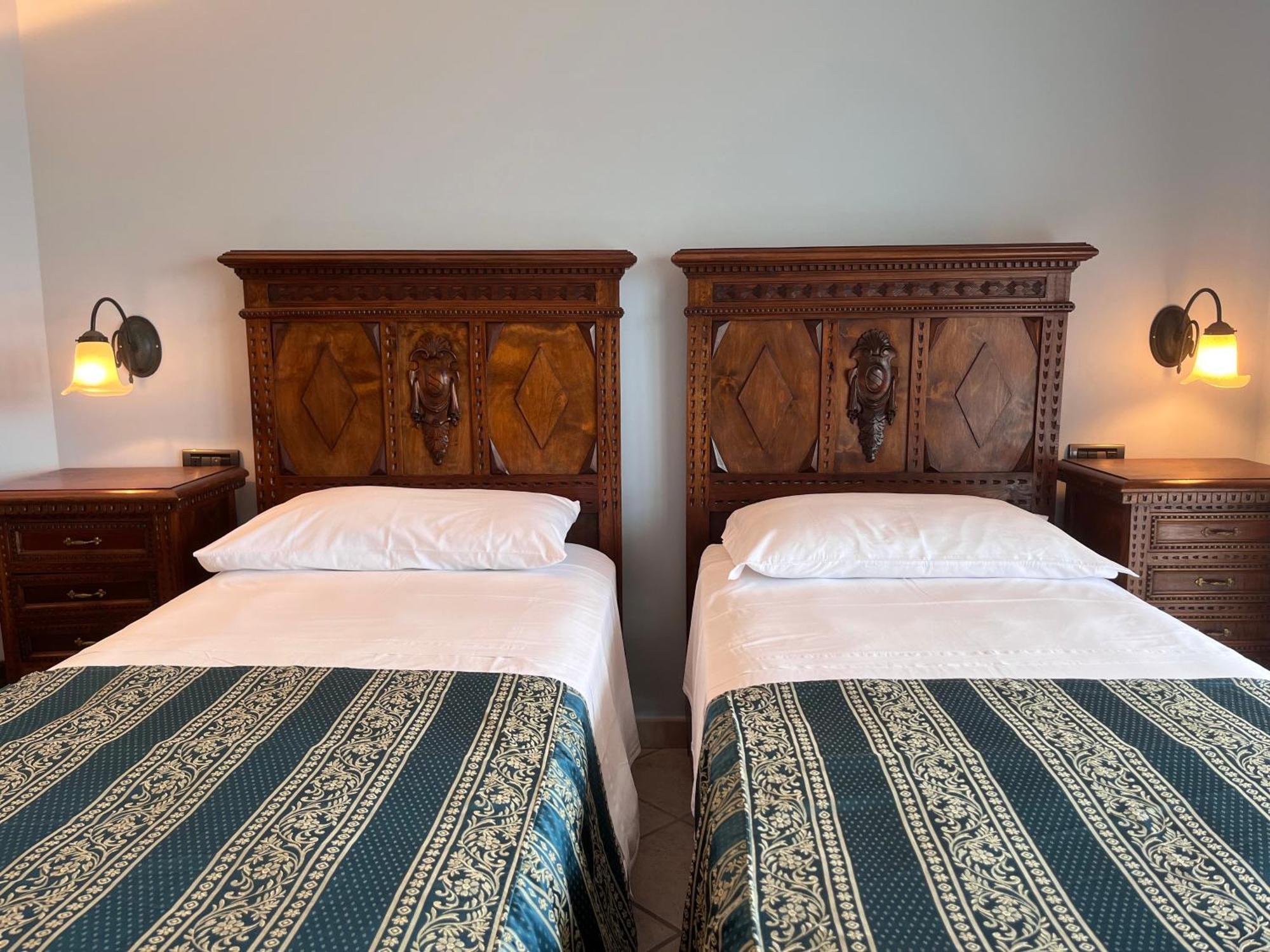 Belvedere Bike Hotel Montà Стая снимка