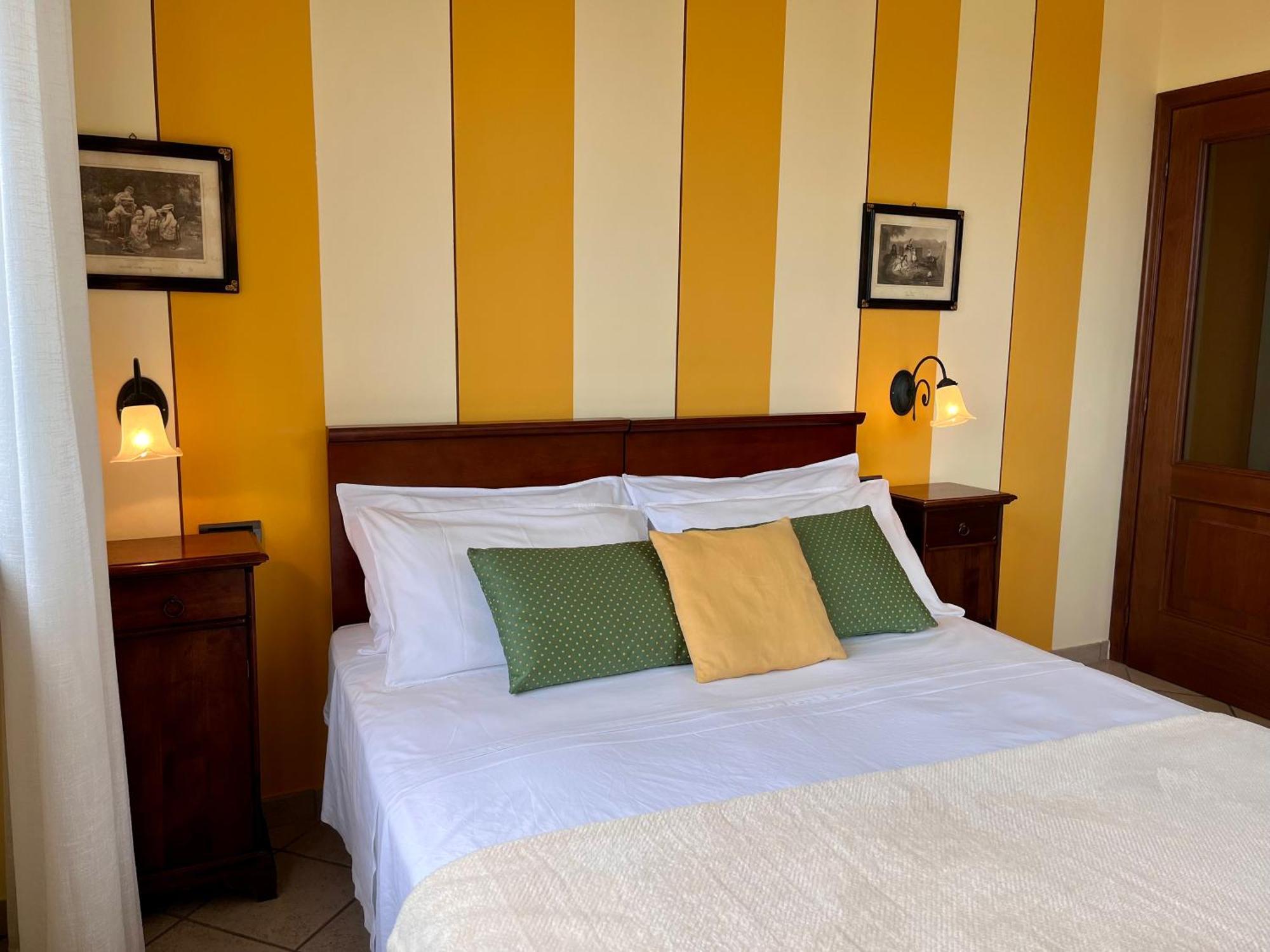 Belvedere Bike Hotel Montà Екстериор снимка