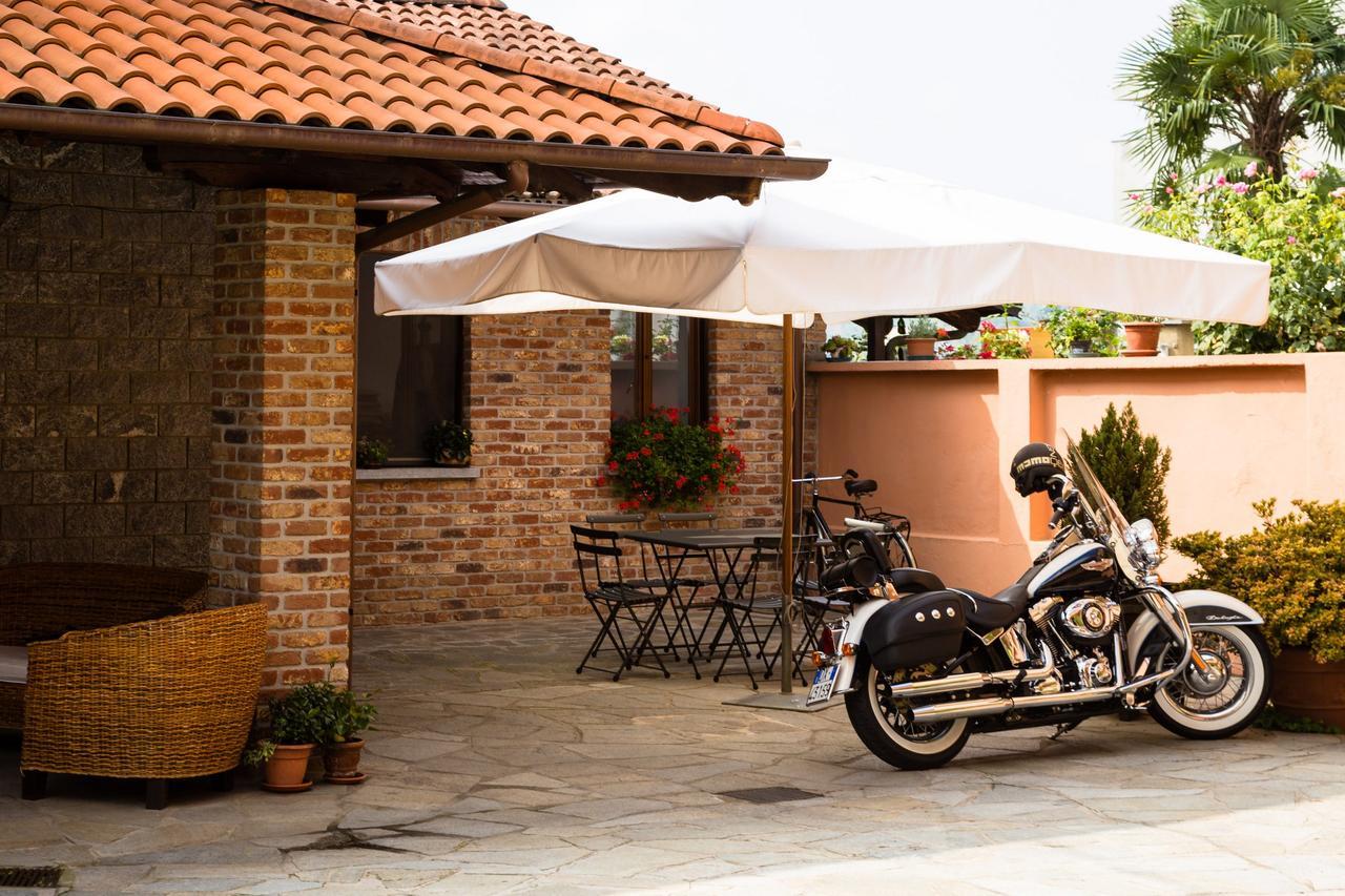 Belvedere Bike Hotel Montà Екстериор снимка